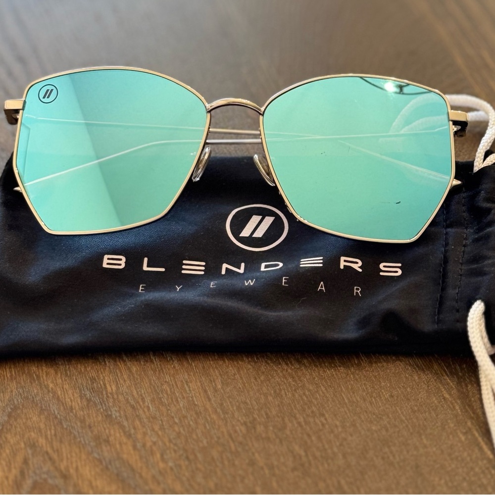 🩵Blenders Eyewear Sunglasses- like new!🩵